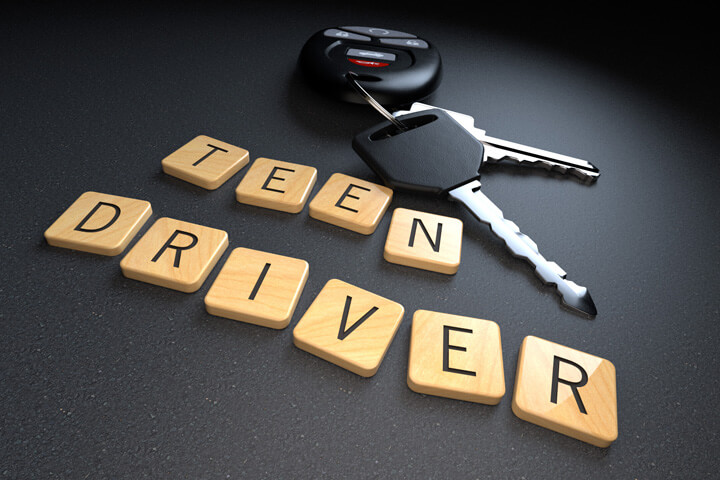 Teen driver wooden letters with car keys and key fob